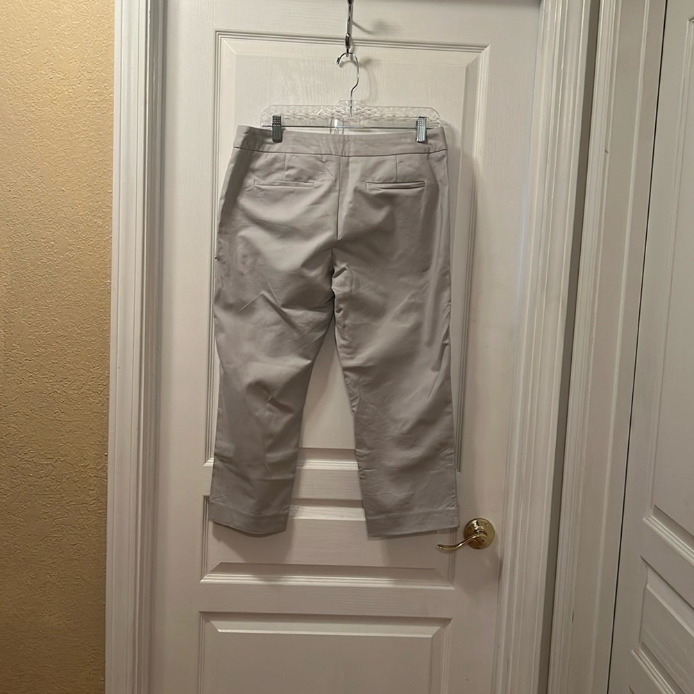 Valerie Bertinelli tan straight legged capri size 10 - Picture 4 of 8